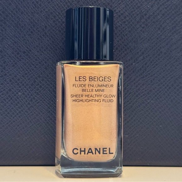 Chanel sunkissed LES BEIGES Sheer Healthy Glow
Highlighting Fluid - Picture 2 of 5